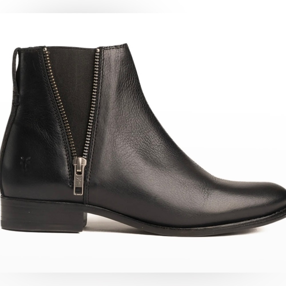 Frye Womens Size 9.5 B Carly Zip Chelsea Leather Flat Ankle Boots 3471718BLK